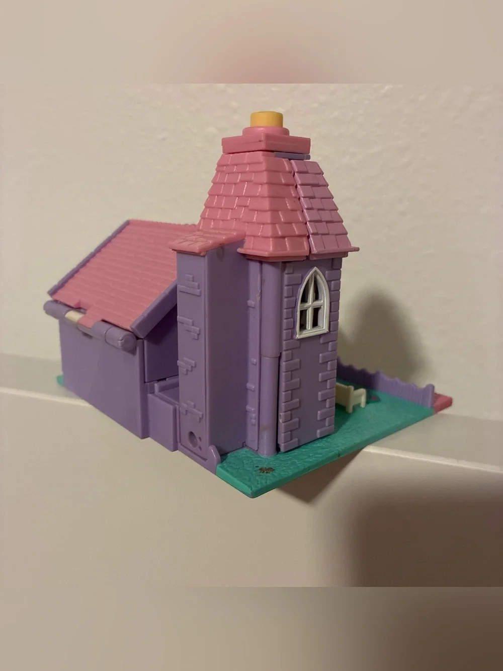 1993 Polly Pocket Light-Up Wedding Chapel